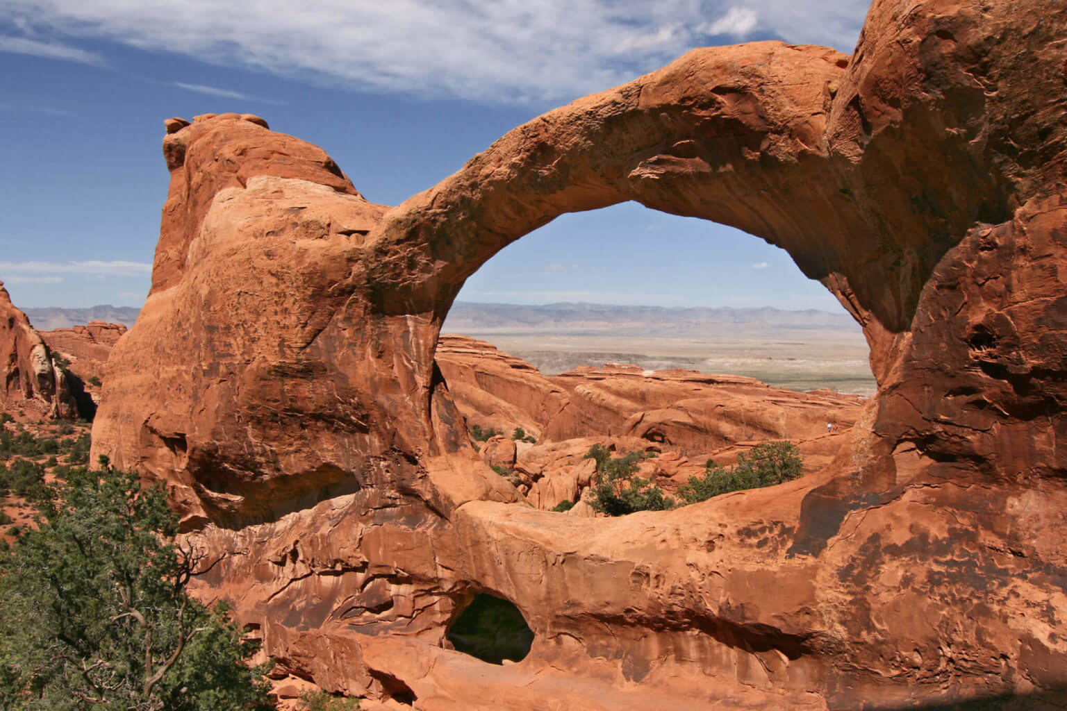 Desert solitaire : Edward Abbey was park ranger at Arches National Monument in the late 1950s Desert solitaire : Edward Abbey was park ranger at Arches National Monument in the late 1950s